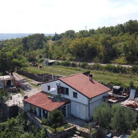 Apartments Pomjan Pogled Na Gore المظهر الخارجي الصورة