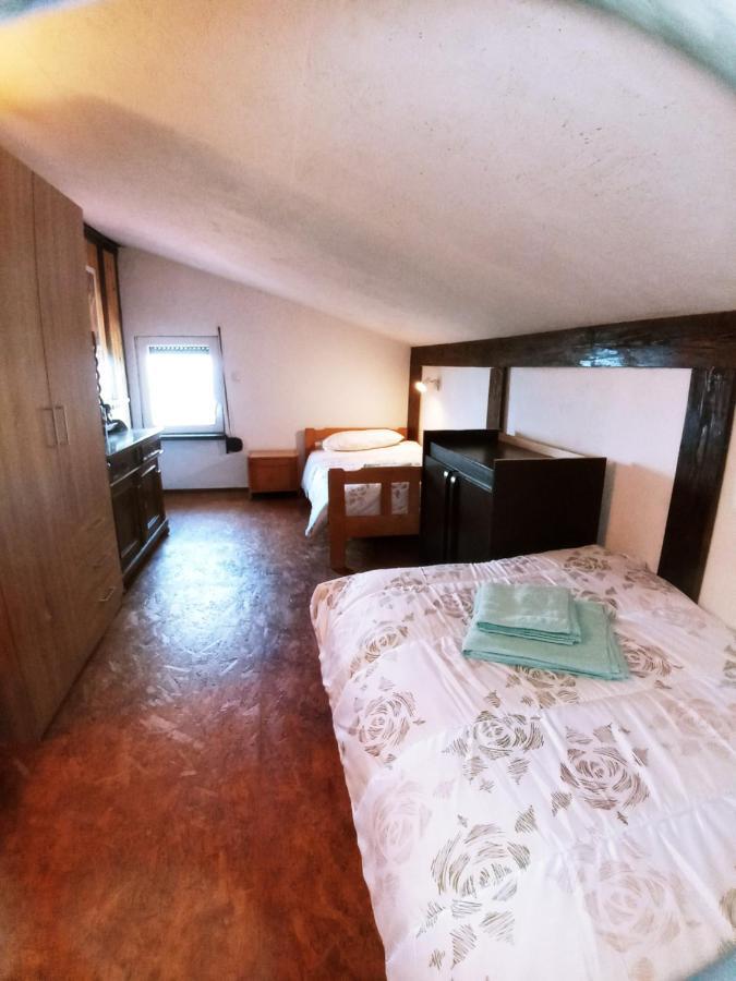 Apartments Pomjan Pogled Na Gore المظهر الخارجي الصورة