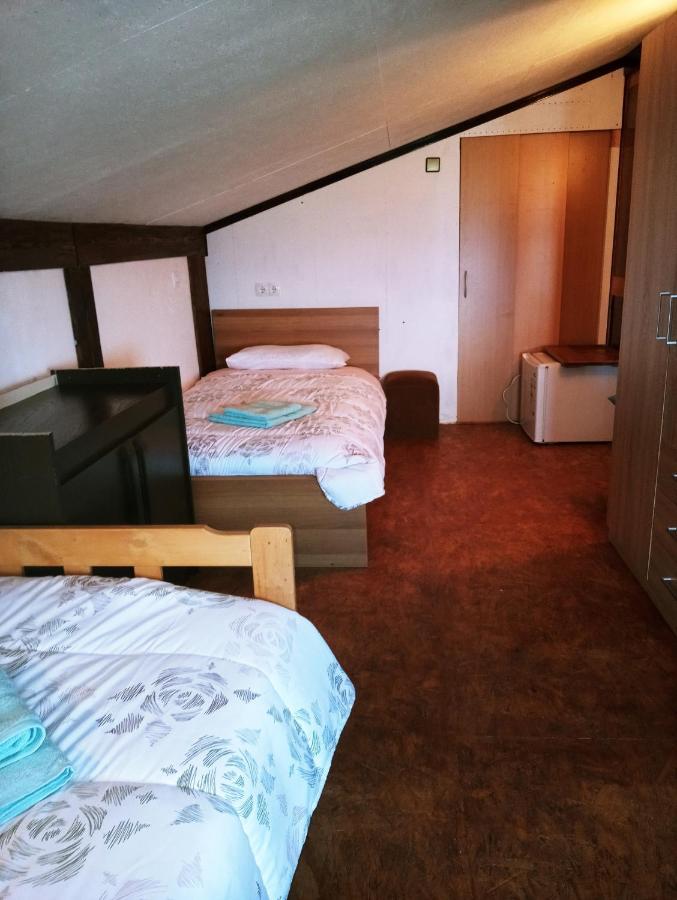 Apartments Pomjan Pogled Na Gore المظهر الخارجي الصورة