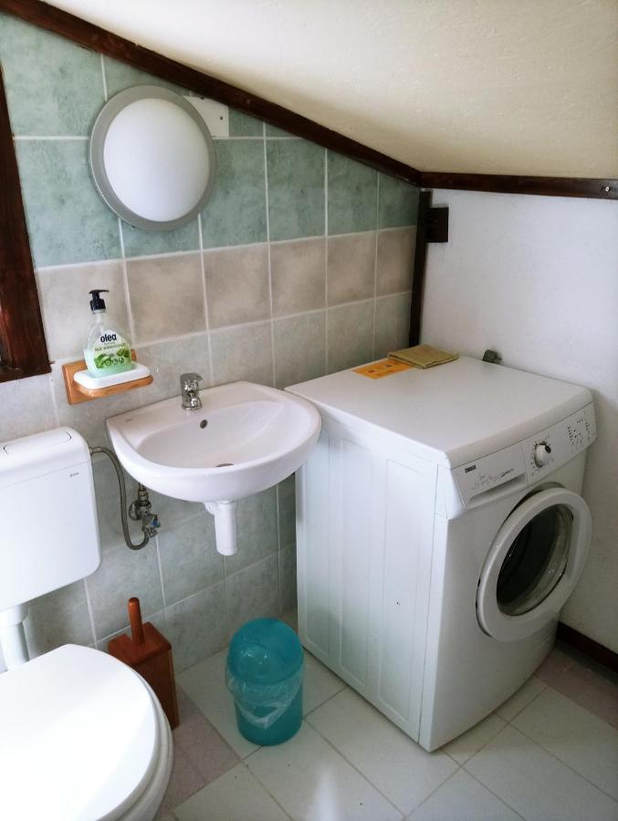 Apartments Pomjan Pogled Na Gore المظهر الخارجي الصورة